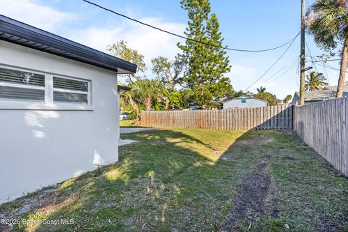 199 Oak Ave, Cocoa Beach, FL, 32931-2815 | Card Image