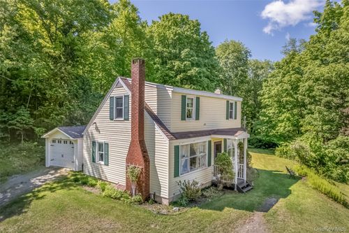 182 Sams Point Rd, Pine Bush, NY, 12566-5122 | Card Image
