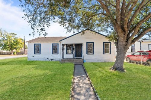 4302 Christie St, Corpus Christi, TX, 78415-5218 | Card Image