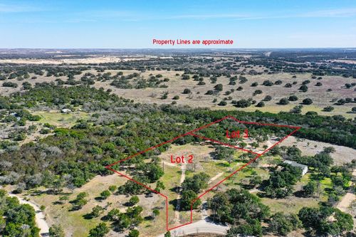 240 Pecan Br, Florence, TX, 76527-4622 | Card Image