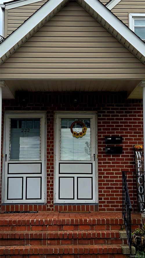 apt-2-222 Cleveland Ave, Mineola, NY, 11501-2577 | Card Image