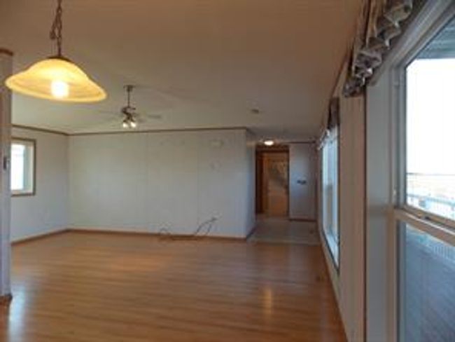 77 - 5210 65 Ave, Home with 3 bedrooms, 2 bathrooms and 3 parking in Olds AB | Image 5