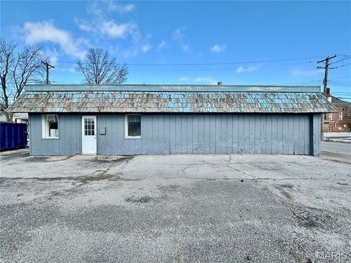 265 E Ferguson Ave, Wood River, IL, 62095-2001 | Card Image