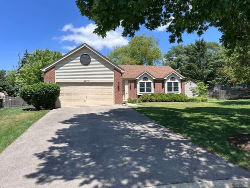 4075 Peartree Dr, Lake In The Hills, IL, 60156-4639 | Card Image
