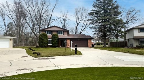 20240 Wildhern St, Southfield, MI, 48076-1738 | Card Image