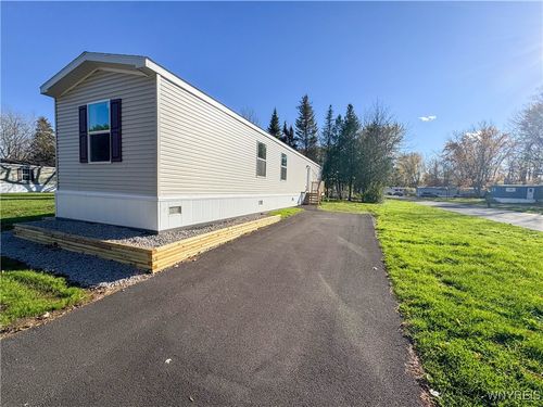 70 Rome Ln, Ontario, NY, 14519-8815 | Card Image