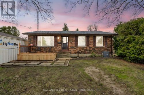 26 Sinclair Ave, Saint Thomas, ON, N5R3A8 | Card Image