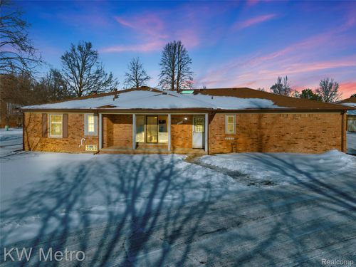 49321 Glasco Ct, Shelby Township, MI, 48315-3929 | Card Image