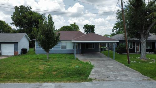 4215 East Ln, Houston, TX, 77026-3735 | Card Image