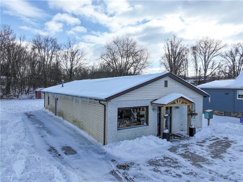 417 S Center Ave, New Stanton, PA, 15672-9712 | Card Image