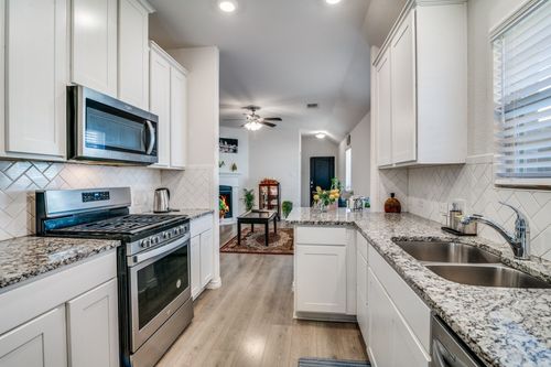 2138 Hobby Dr, Forney, TX, 75126-4193 | Card Image