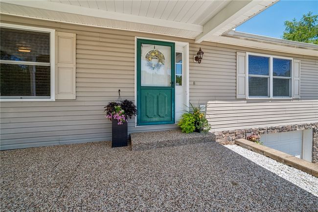 452 Upper Service Rd, House other with 3 bedrooms, 3 bathrooms and 8 parking in Hookstown PA | Image 8
