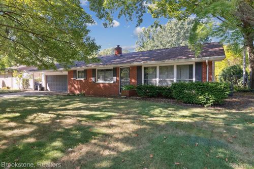 2820 Marilyn Dr, Saint Joseph, MI, 49085-3009 | Card Image