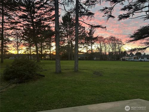 433 Dolphin Ave Ne, Ocean Shores, WA, 98569-9769 | Card Image