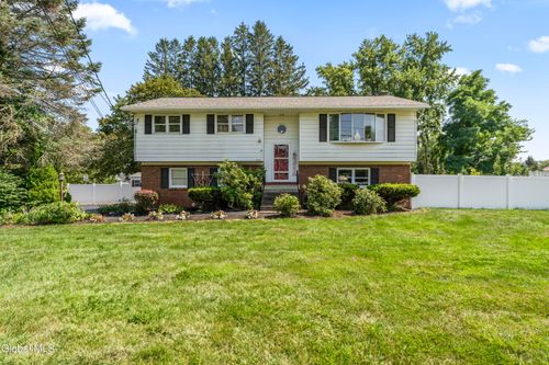 2872 W Lydius St, Schenectady, NY, 12303-4806 | Card Image