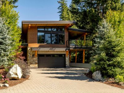 6464 St Andrews Way, House other with 4 bedrooms, 3 bathrooms and 6 parking in Whistler BC | Image 1