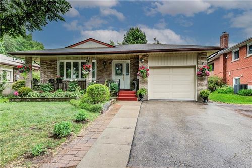 170 Martinglen Cres, Kitchener, ON, N2E2A2 | Card Image
