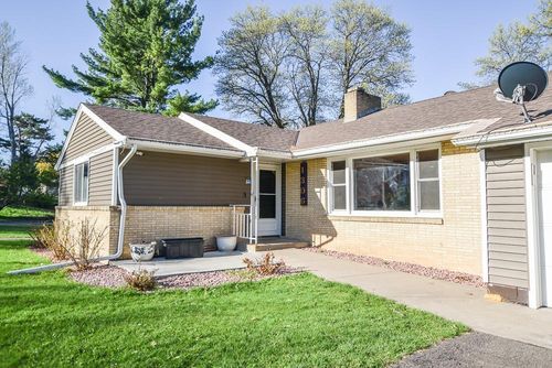 1306 Hillcrest Dr Ne, Fridley, MN, 55432-5823 | Card Image