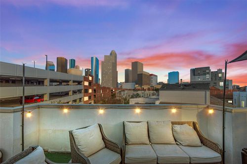 104 Pierce St, Houston, TX, 77002-8544 | Card Image