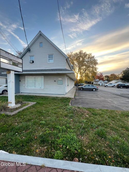 2-2557 Hamburg Street, Rotterdam, NY, 12303 | Card Image