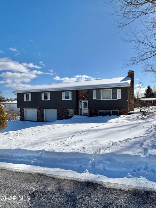 7 Hillside Dr, Duncansville, PA, 16635-8233 | Card Image