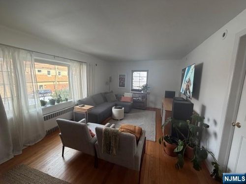 216 Brookside Ave, Ho Ho Kus, NJ, 07423-1524 | Card Image