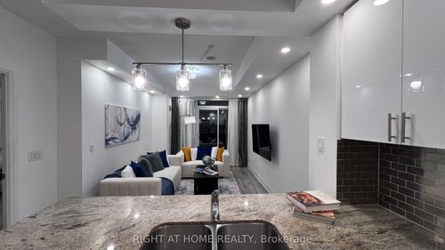 814-520 Steeles Ave W, Thornhill, ON, L4J0H2 | Card Image