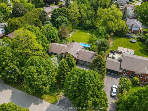 10 Beverlyglen Dr, Lynden, ON, L0R1T0 | Card Image