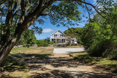 804 Mohegan Trl, Block Island, RI, 02807-7708 | Card Image