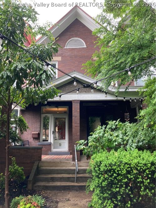 9 Arlington Ct, Charleston, WV, 25301-1801 | Card Image