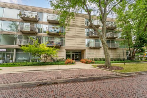 apt-205-705 11th St, Wilmette, IL, 60091-2672 | Card Image