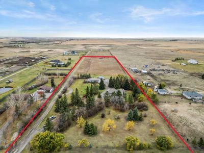 280086 Township Road 235 A, House detached with 3 bedrooms, 2 bathrooms and 10 parking in Rocky View County AB | Image 3