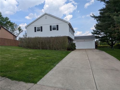 100 Southridge Dr, Monroeville, PA, 15146-4740 | Card Image