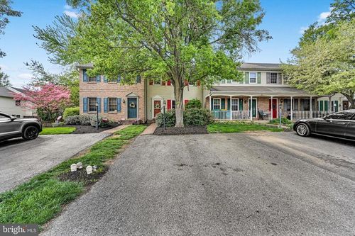 61 Brookfield Rd, LITITZ, PA, 17543-8104 | Card Image