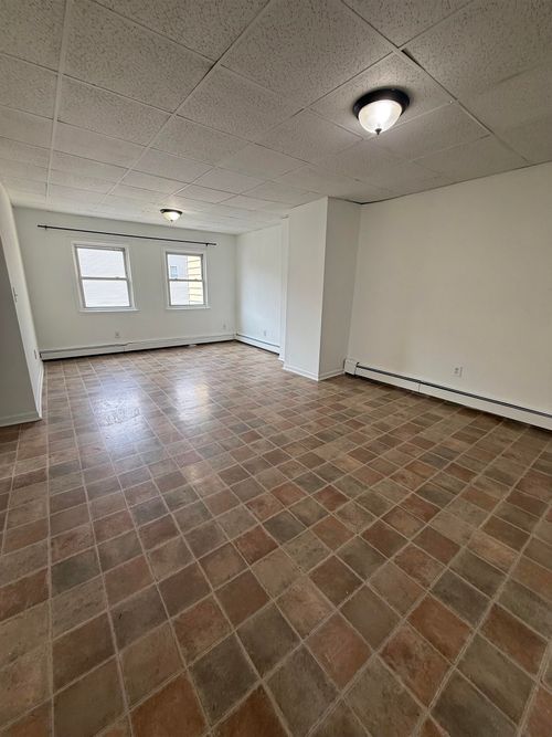 3-4001 Bergenline Ave, Union City, NJ, 07087-4919 | Card Image