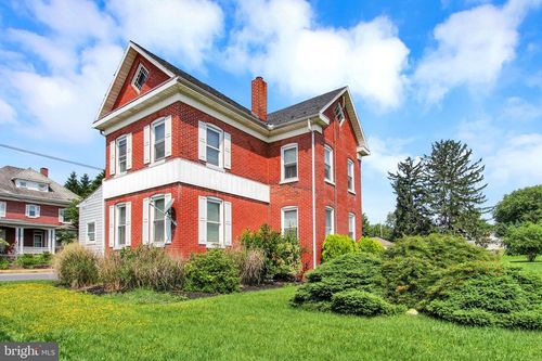400 Maple St, Manchester, PA, 17345-1412 | Card Image