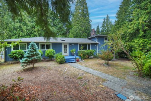4554 Westway Dr Se, Port Orchard, WA, 98366-8809 | Card Image