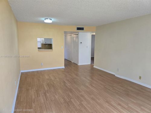 201-9261 Sunrise Lakes Blvd, Sunrise, FL, 33322-1381 | Card Image