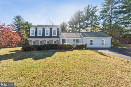 8124 Seneca View Dr, GAITHERSBURG, MD, 20882-3620 | Card Image