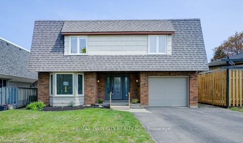 8 Roseneath Cres, Kitchener, ON, N2E1V9 | Card Image