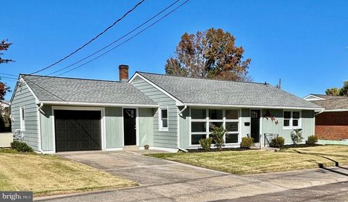 941 W Mill St, QUAKERTOWN, PA, 18951-1121 | Card Image