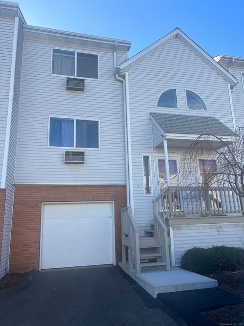 13e-925 Oronoke Road, Waterbury, CT, 06708 | Card Image