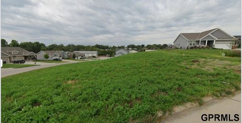 15210 Elmwood Dr, Bennington, NE, 68007-1719 | Card Image