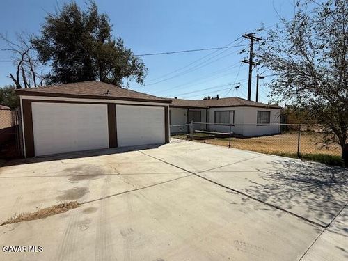 2082 Cerro Gordo St, Mojave, CA, 93501-1638 | Card Image