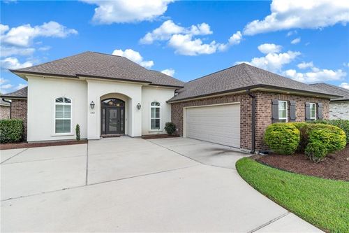 132 Moonlight Cove Ln, Luling, LA, 70070-4200 | Card Image