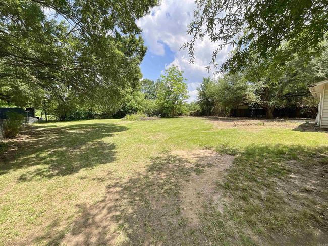 202 Quail Ln, House other with 3 bedrooms, 2 bathrooms and null parking in Hooks TX | Image 20