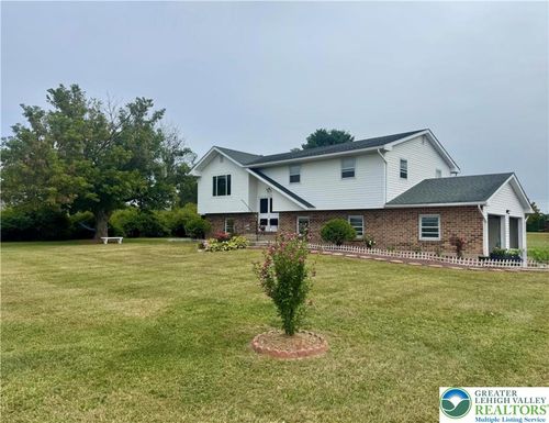 205 Earl Dr, Brodheadsville, PA, 18322-7758 | Card Image