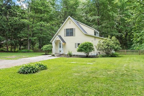 42 Fuller Ave, Lancaster, MA, 01523-3056 | Card Image