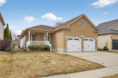 56 Mcfarlane Dr, Cambridge, ON, N3C4L7 | Card Image
