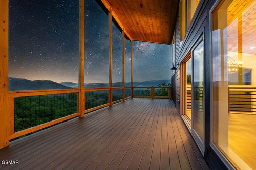 3225 Emerald Springs Loop, Sevierville, TN, 37862-8624 | Card Image